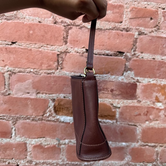 Coach Brown Leather Shoulder Bag with Gold Hardware - Picture 4 of 6